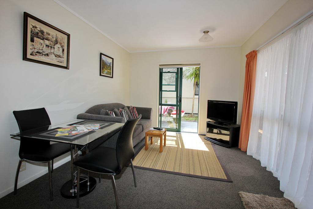 Blue Marlin Apartments Whitianga Luaran gambar